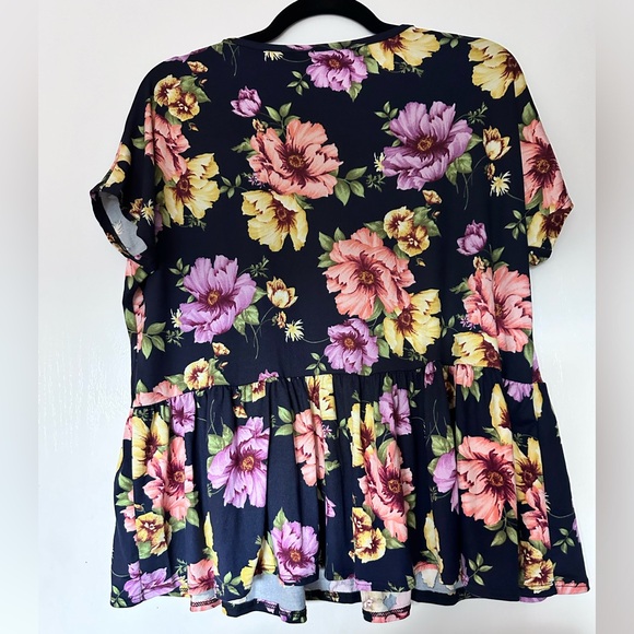 NWOT Boho Floral Ruffled Top - Picture 2 of 3
